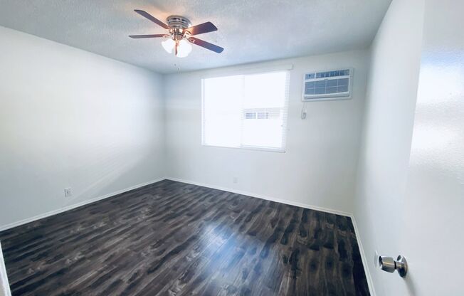 2 beds, 1 bath, $2,145, Unit 091#14