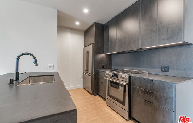 2 beds, 2.5 baths, 1,370 sqft, $6,750, Unit 714