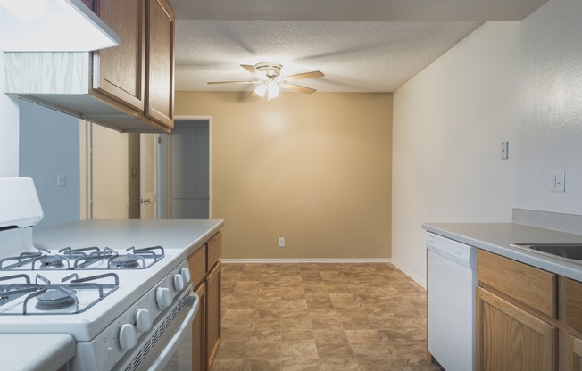 2 beds, 2 baths, 993 sqft, $2,385, Unit 73