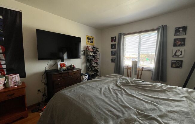1 bed, 1 bath, $1,015, Unit 23