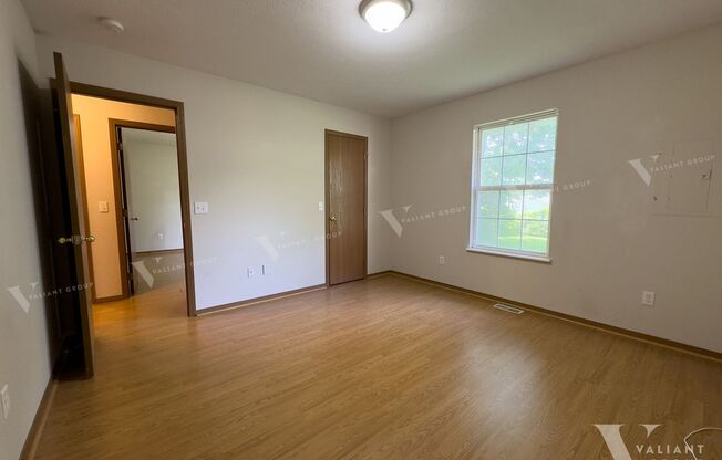 2 beds, 1 bath, $1,095