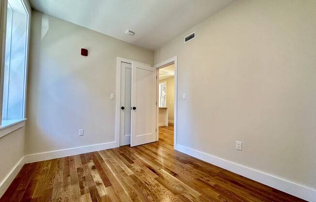 2 beds, 1 bath, $4,200, Unit 4F