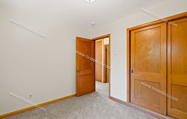 2 beds, 1 bath, $2,395