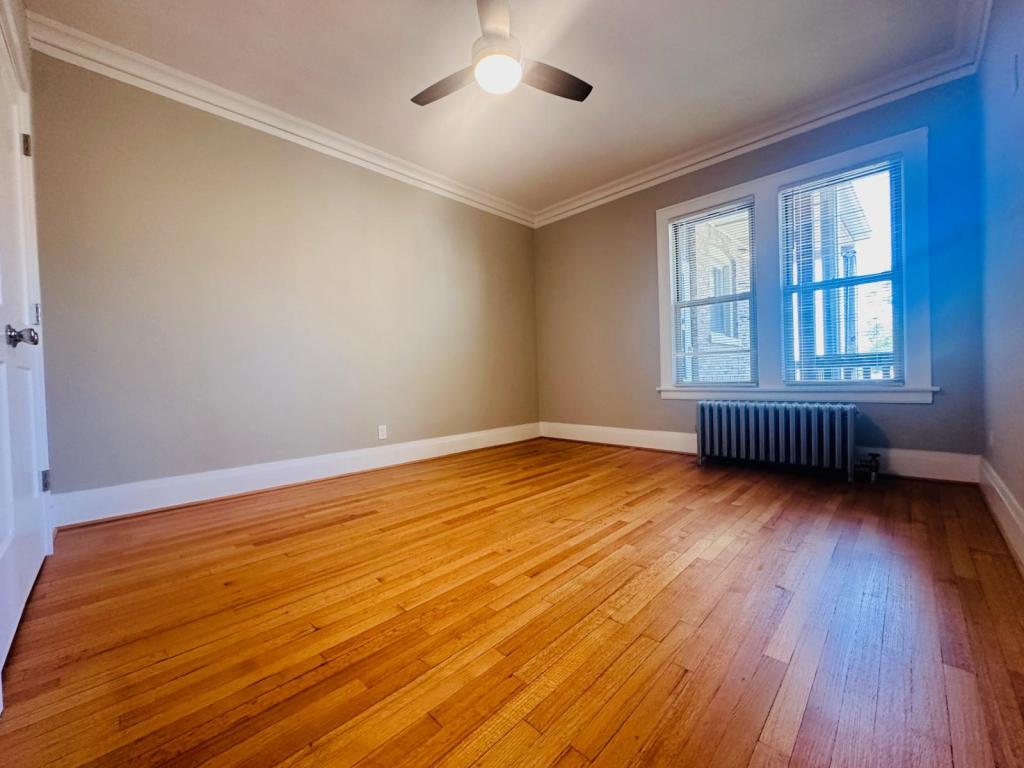 2742 W 66 ST