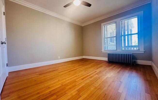 2742 W 66 ST