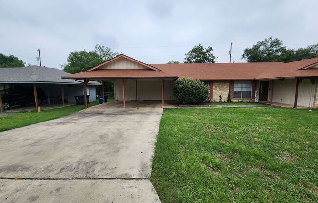 2/1 Duplex on "The Hill" above Landa Park!  NBISD