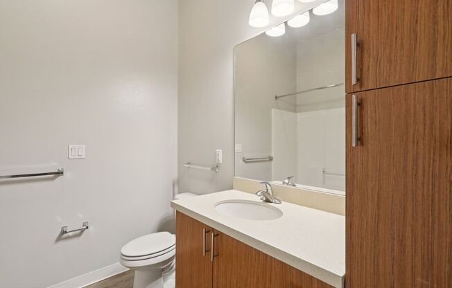 1 bed, 1 bath, 698 sqft, $2,095, Unit B247