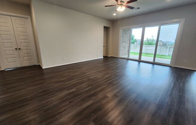 Veramendi Subdivision/ Community Parks & Pool/ Large House / Tons of Amenities / NBISD