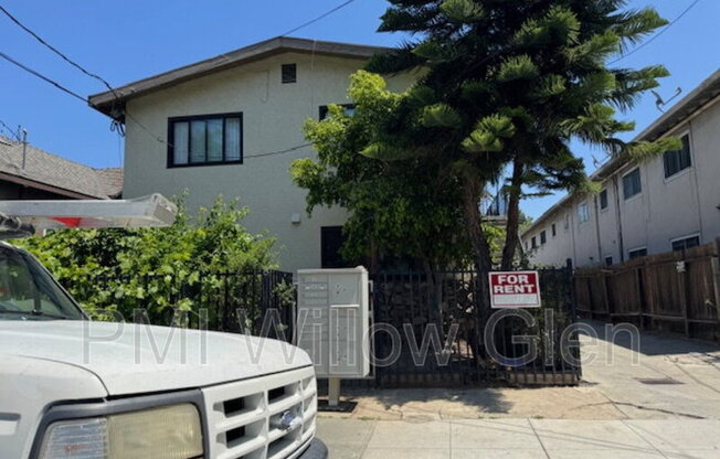 702 VINE ST