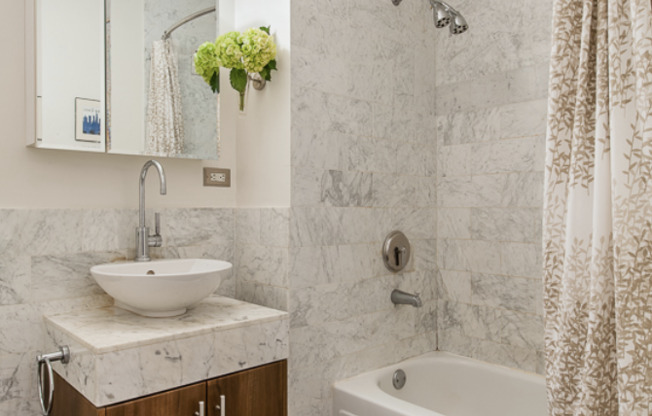 Studio, 1 bath, 370 sqft, $3,300, Unit 406