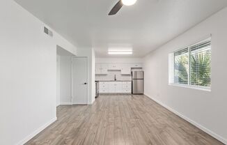 2 beds, 1 bath, 800 sqft, $1,325, Unit 205