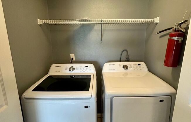 2 beds, 1 bath, $1,995, Unit APARTMENT 827