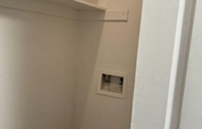 1 bed, 1 bath, 750 sqft, $925, Unit 6713