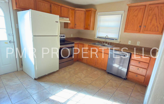 2 Bedrooms/1 Bathroom House