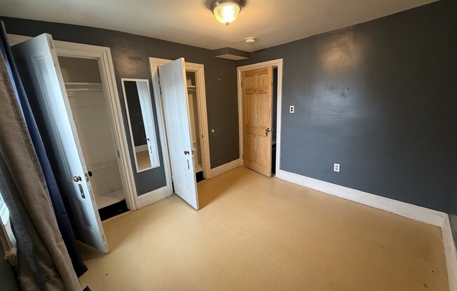 2 beds, 1 bath, $2,600, Unit 3