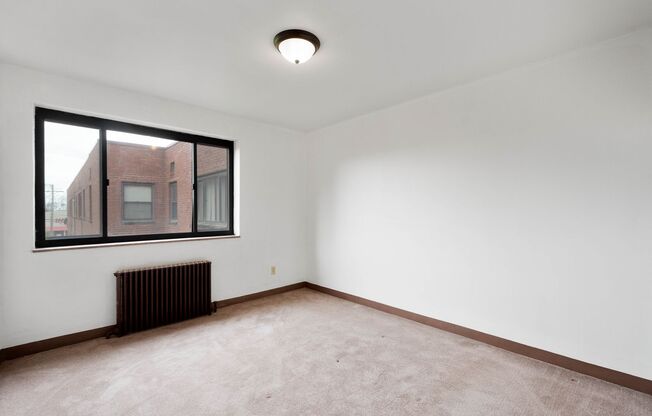 2 beds, 1 bath, 800 sqft, $475, Unit 2117 Brownsville Road - C32