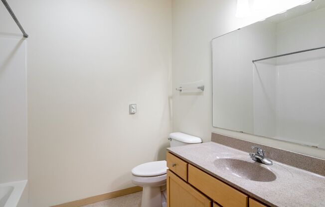 Studio, 1 bath, 475 sqft, $1,520, Unit B-109