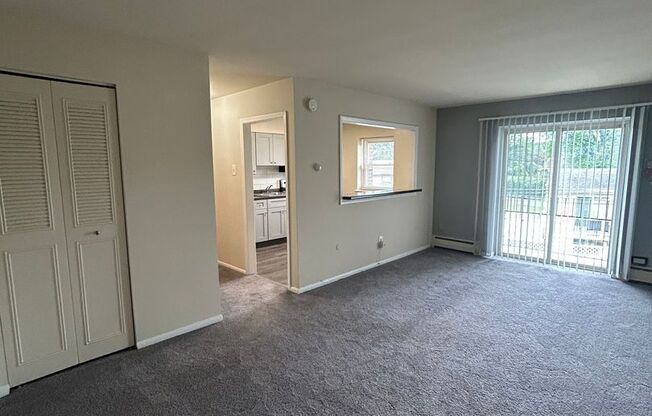 1 bed, 1 bath, 700 sqft, $1,325, Unit B206
