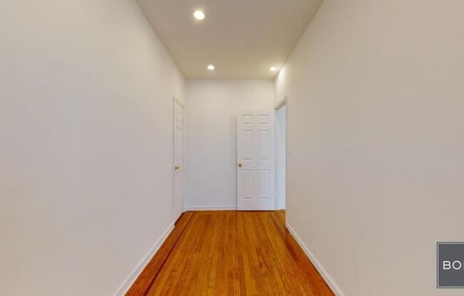 299 E 11 ST