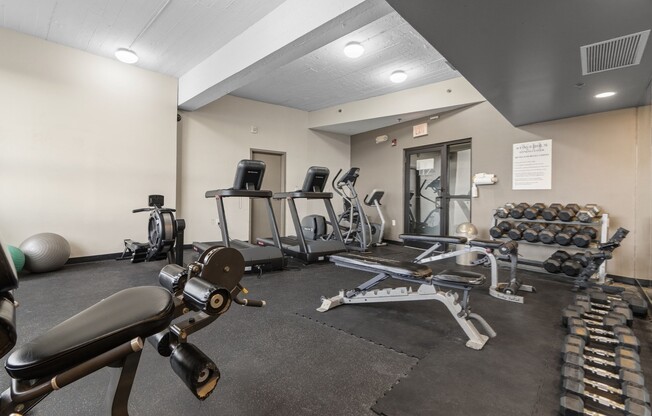 2 beds, 1.5 baths, 647 sqft, $3,600, Unit 6-16
