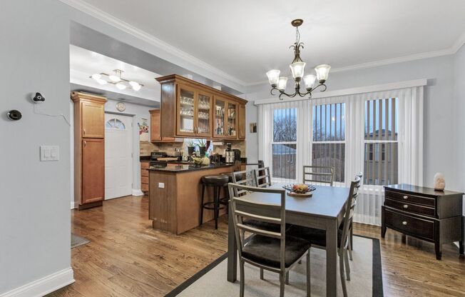 5726 N MOZART