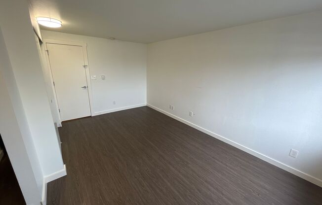 1 bed, 1 bath, 736 sqft, $1,995, Unit 3539 - 211