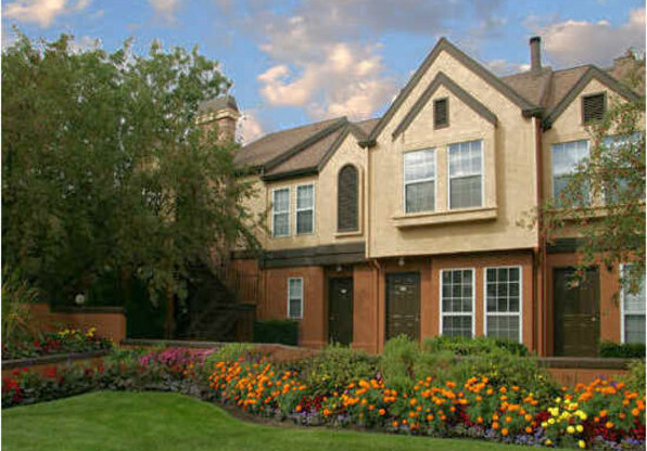 2 beds, 2.5 baths, 1,438 sqft, $1,995, Unit 073