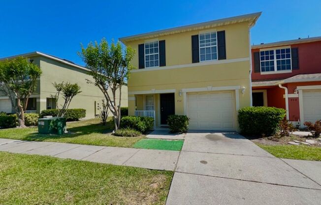 MOVE IN NOW! NEW CARPET & FRESH INTERIOR PAINT! 3BED/2.5BA SPACIOUS TOWNHOME IN CONVENIENT LOCATION!!!