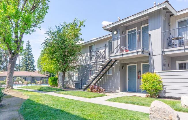 Elegant Exterior View at Courtyard at Central Park Apartments, Fresno, California