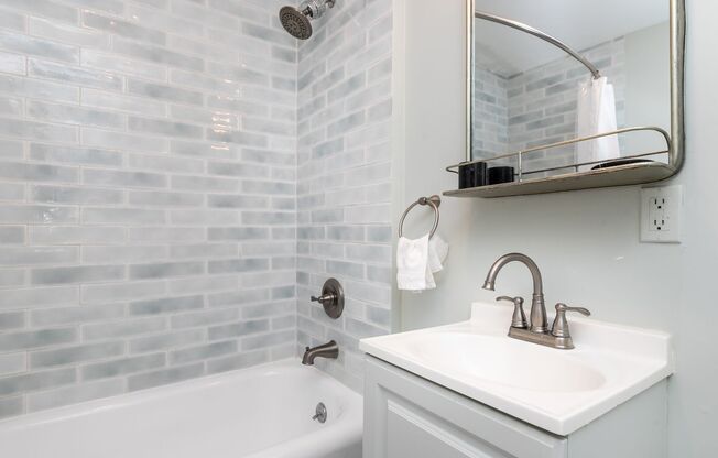 Studio, 1 bath, 300 sqft, $1,900, Unit Garden 1FL