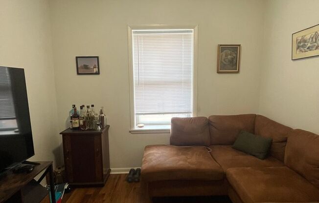 2 beds, 1 bath, $1,450