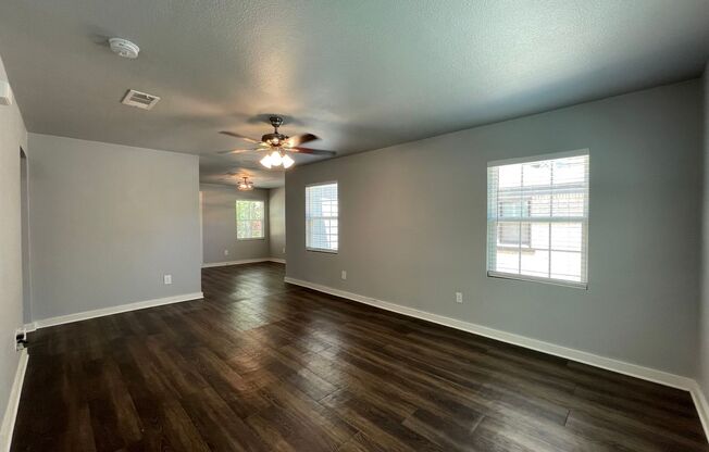 *ASK ABOUT OUR OCTOBER MOVE-IN SPECIALS* --AVAILABLE NOW--2 Bedroom 1 Bath Home in TCU Area