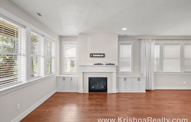 Gorgeous 4 BD* 2.5 BA* Single Family Home In Sherwood Features Spectacular layout*