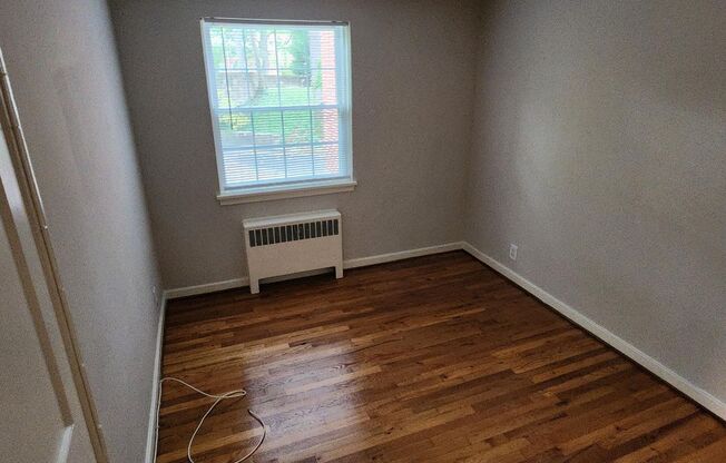 2 beds, 1 bath, 897 sqft, $2,305, Unit G-17