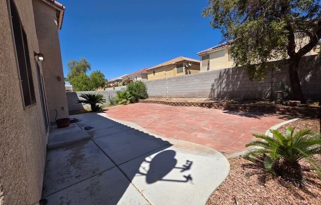4 beds, 3 baths, $2,600