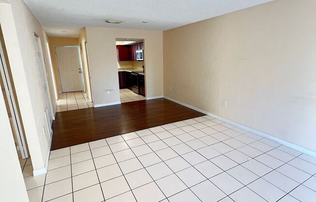 2/2 In Charming Laurel Park. Move in with a $500 Deposit!!