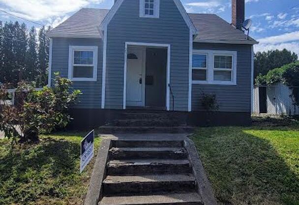 Charming, Updated 3 Bed/1 Bath Home at the Base of Mt. Tabor