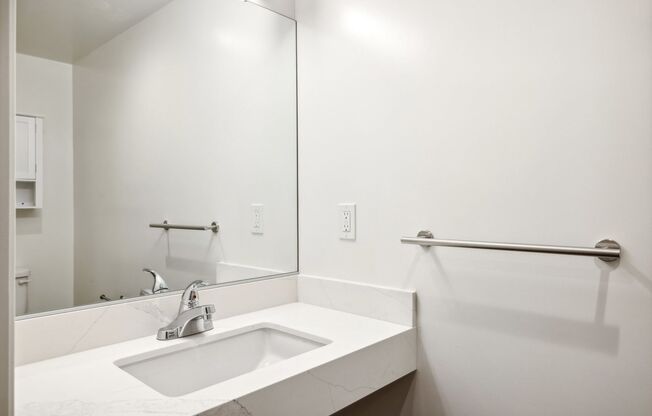 1 bed, 1.5 baths, 795 sqft, $2,950, Unit 202