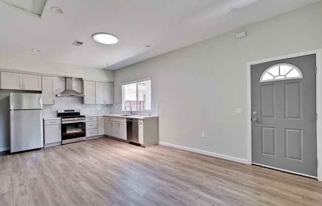Excellent 2 bed 1 Bath ADU