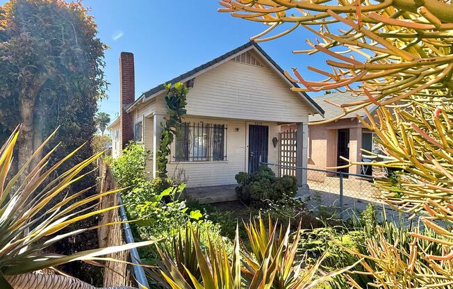 2 Bedroom Cottage nestled in City Heights! With Parking!!