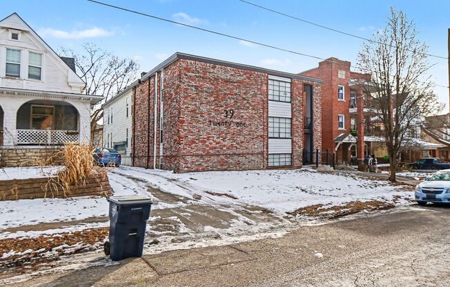 3921 Wyandotte