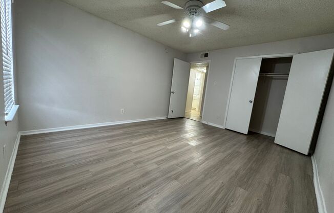 2 beds, 1 bath, 900 sqft, $1,299, Unit LAW7-103