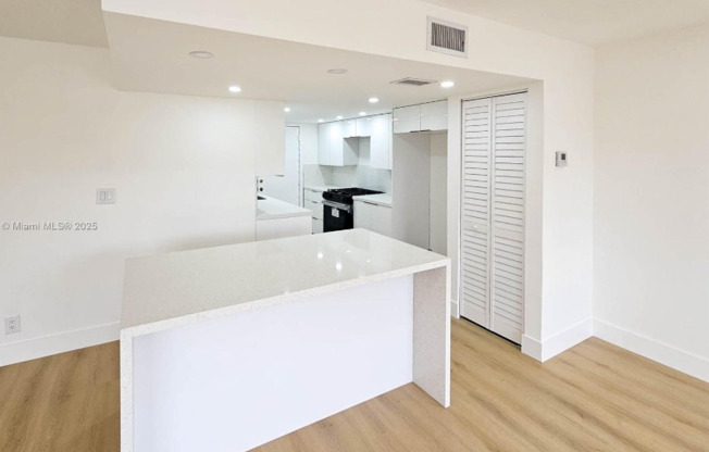 17911 NW 68th Ave Apt M202