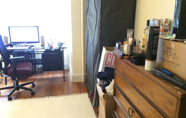 1 bed, 1 bath, 635 sqft, $2,500, Unit 01-027