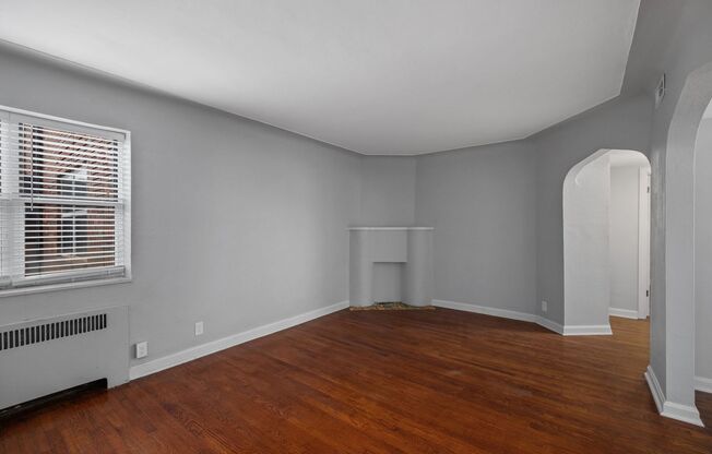 5816-28 Lindenwood Avenue