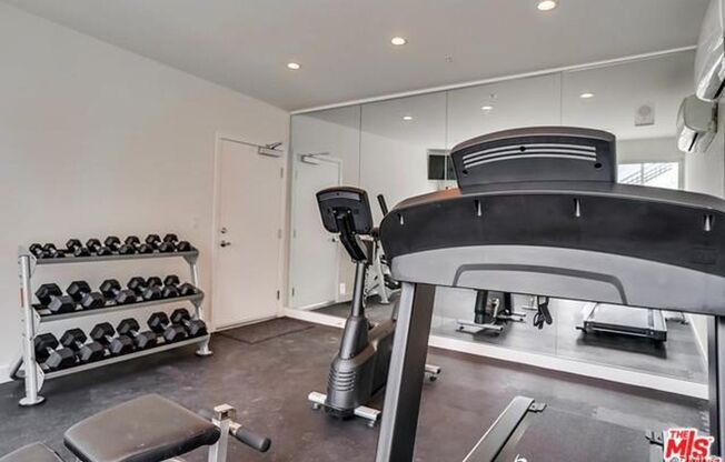 2 beds, 1 bath, 1,100 sqft, $3,100, Unit 306