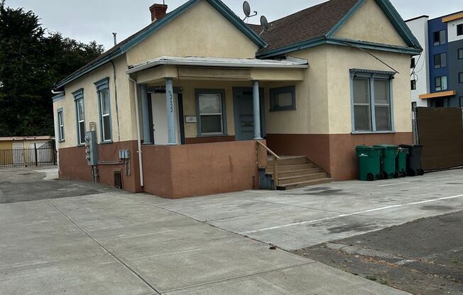Hayward One Bedroom Duplex