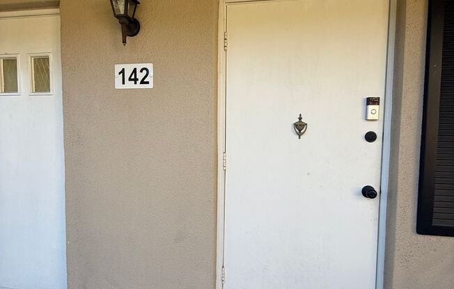 2 beds, 1 bath, $2,190, Unit Apt 142