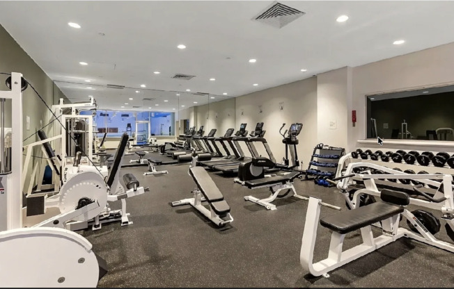 1 bed, 1 bath, 600 sqft, $5,100, Unit 4E