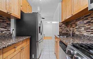 2 beds, 1 bath, $2,750, Unit 1-A